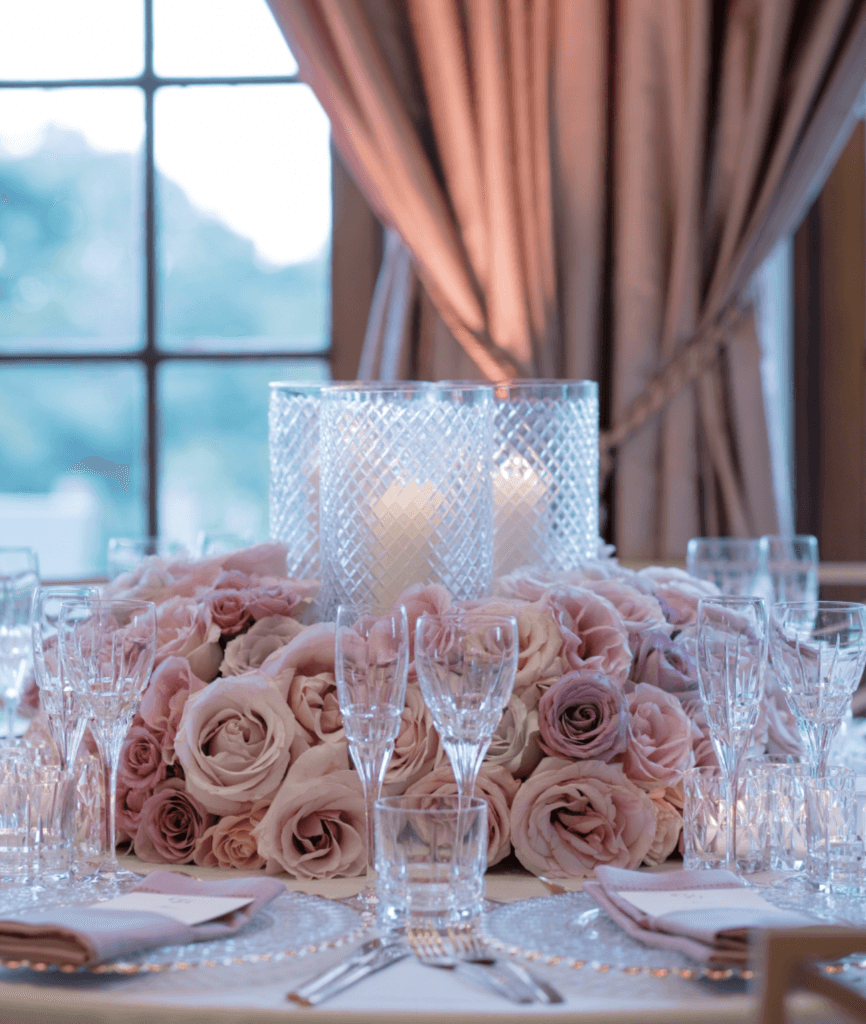 Centrepiece for dining table